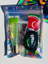 Load image into Gallery viewer, Green Passion (kidz lipgloss pouch)
